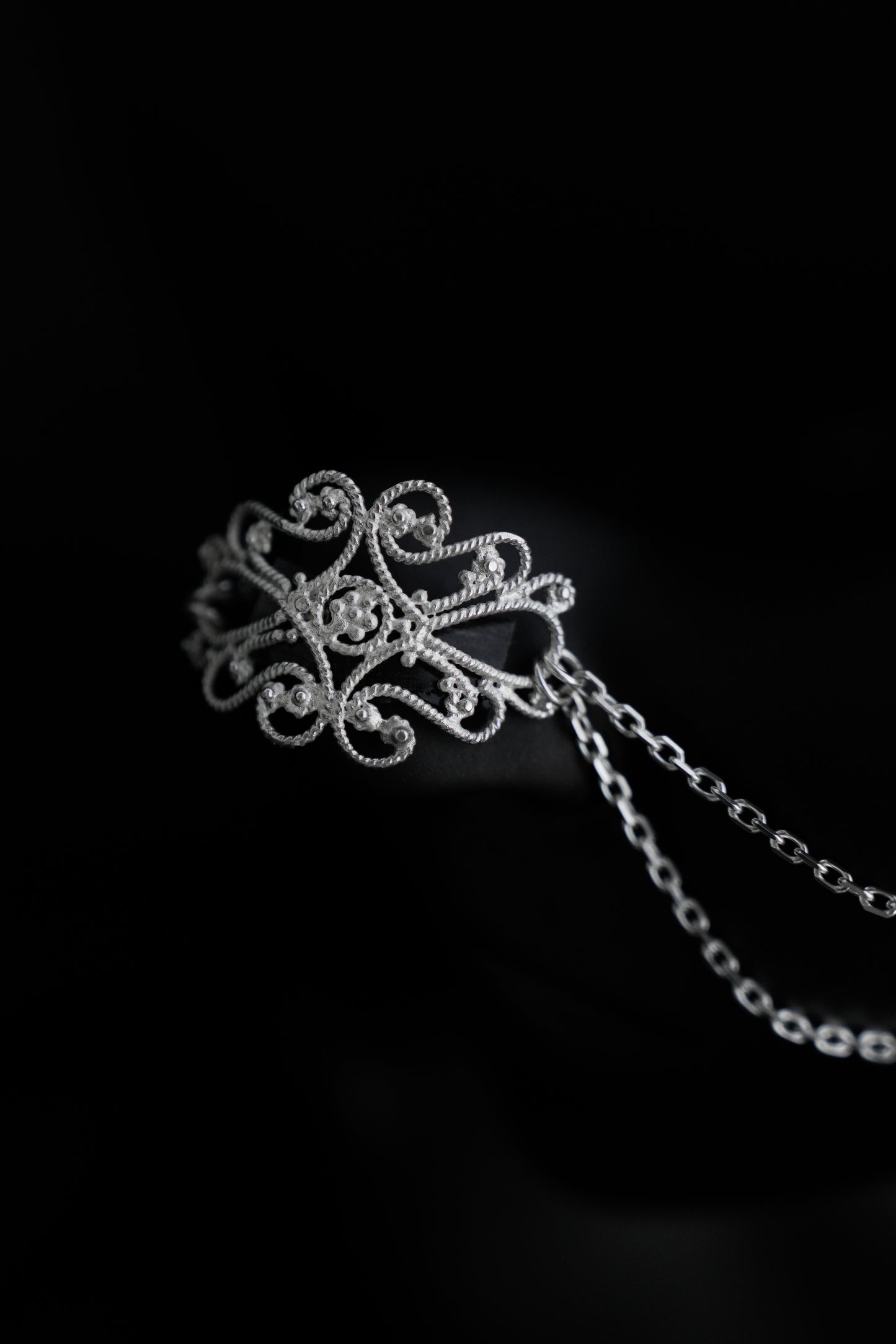 Face Chain "Blossom Halo"